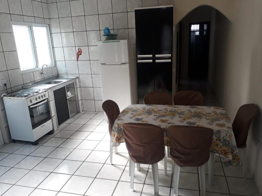 Casa de férias Casa 250m Maranduba Wifi Churrasqueira Ubatuba